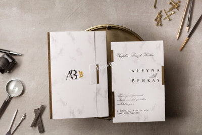 Altın Şeritli Beyaz Modern Düğün Davetiyesi - GD8395 - Gelin Damat