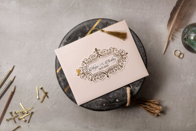 Altın Varak Motif Desenli Püsküllü Davetiye - GD8314 - Gelin Damat