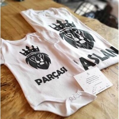 Aslan Parçası Baba Çocuk Baskılı tişört ve bebek zıbını - 