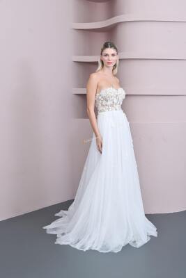 Dantel Dokunuş Straplez Gelinlik Modeli 2025 - Gelin Damat