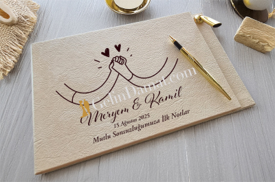 El Ele Tutuşan Kalp Desenli Anı Defteri - Gelin Damat Anı Defteri