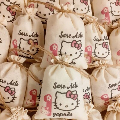 Hello Kitty temalı doğum günü kutlamalı lavanta kesesi - 