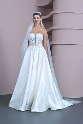 Zarif Çiçek Dantel Detaylı Düz Kesim Gelinlik 2025 - Gelin Damat