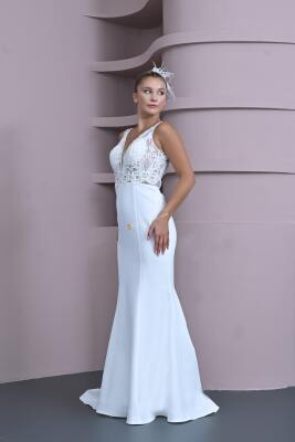 Zarif Düz Kesim Dantel ve Boncuk Detaylı Gelinlik 2025 - Gelin Damat